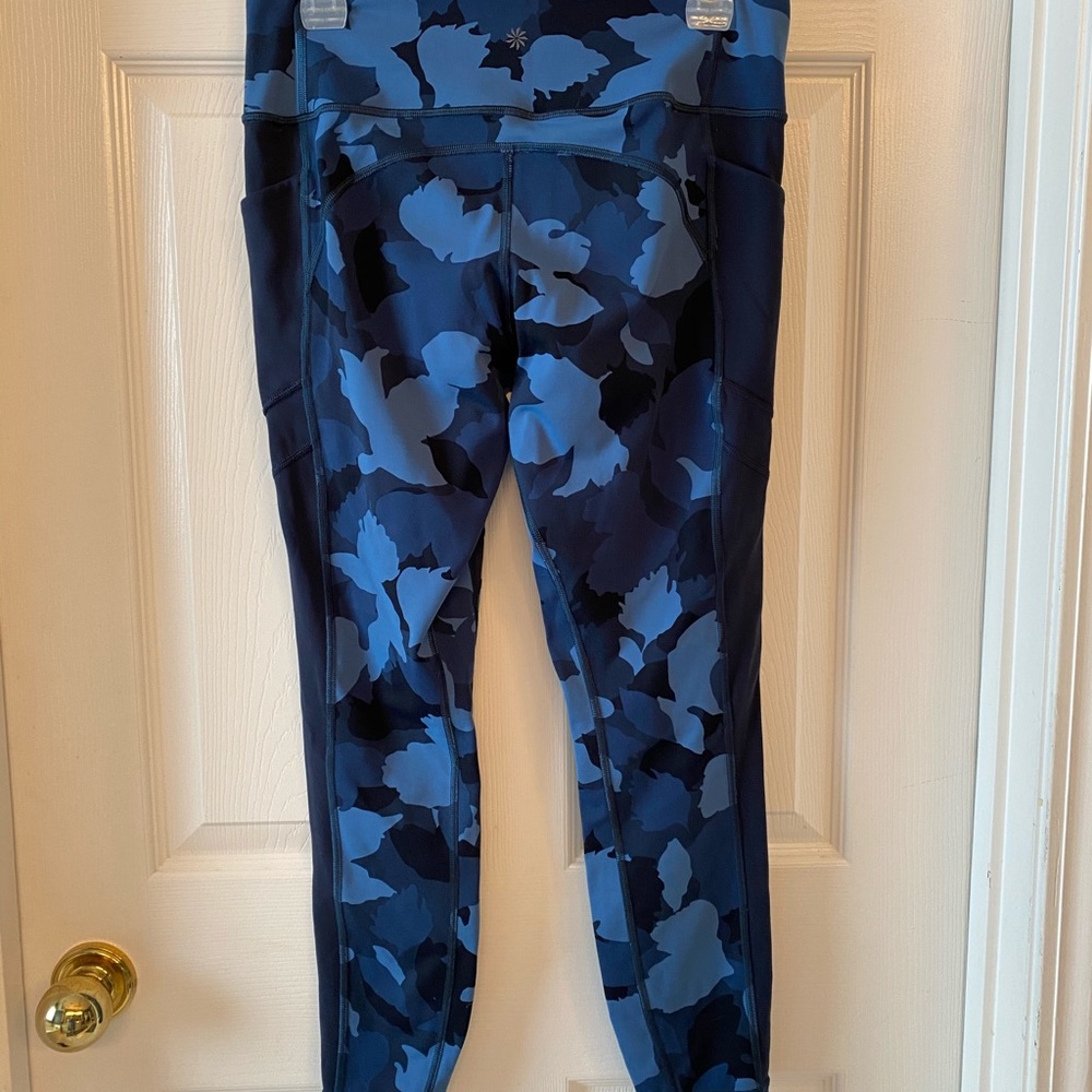 Athleta blue camo 7/8 right in powervita
